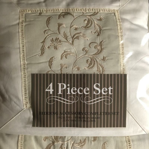 Kohl’s 4 Piece Bedding Accessory Completer Set nwt - Picture 8 of 11
